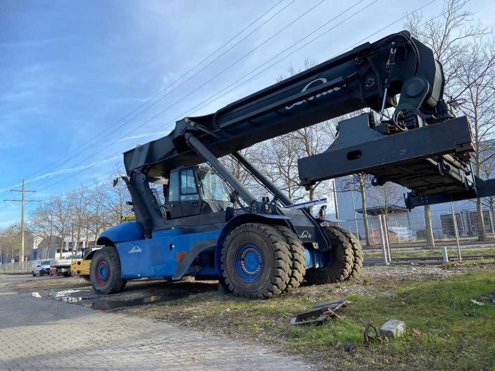 Full-container reach stacker Linde C4531TL