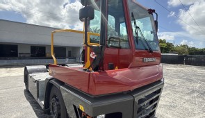 Terberg YT223 Terminal Tractor – 4x2 – 225 HP Cummins Engine