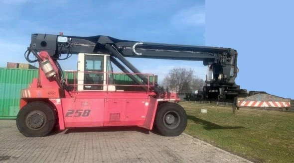 CVS Ferrari F258 Reachstacker