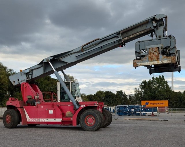 CVS Ferrari Ferrari F377.5 PB Reachstacker - foto 6