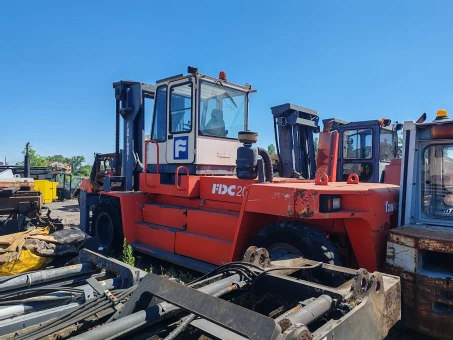 Fantuzzi FDC200-900 Container Handler