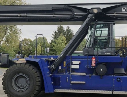 Kalmar DRG450-60S5 Reachstacker