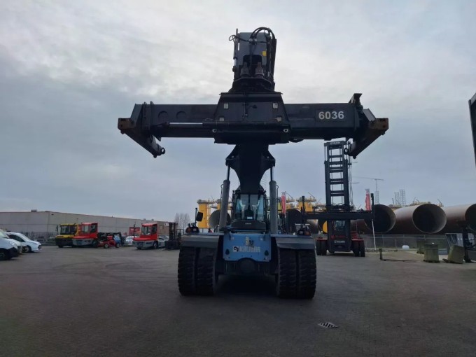 Kalmar DRG450-65S5X Reachstacker - foto 3