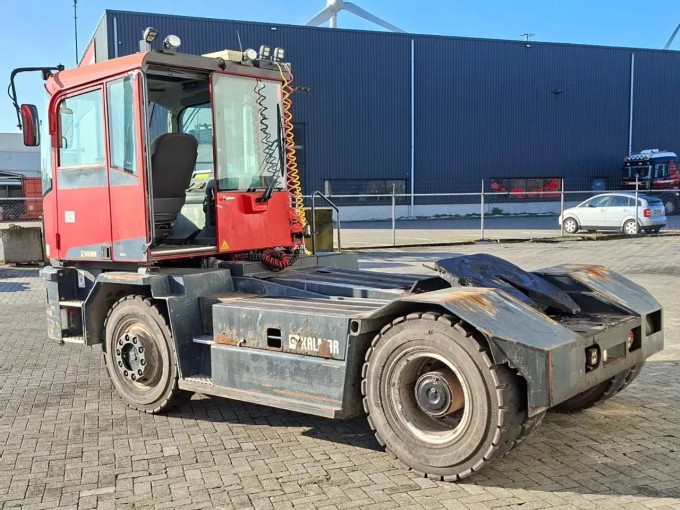 Kalmar TR618i Terminal Tractor - foto 4