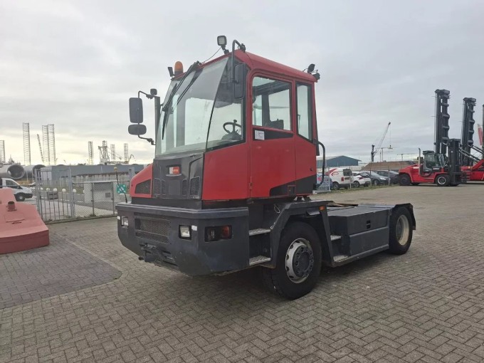 Kalmar TR618i Terminal Tractor - foto 1