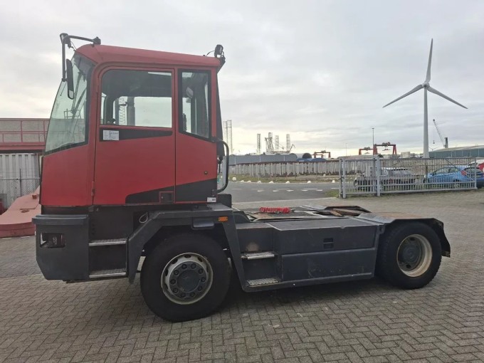 Kalmar TR618i Terminal Tractor - foto 4