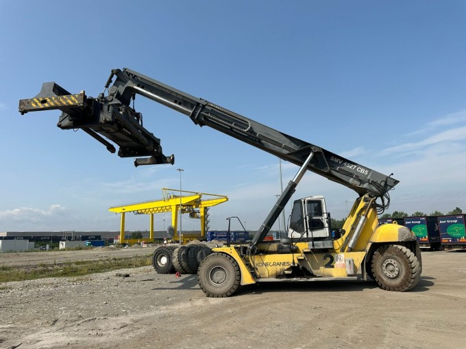 Konecranes SMV 4527CB5 Reachstacker - foto 1