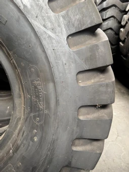 TIRES FOR PORT EQUIPMENTS 