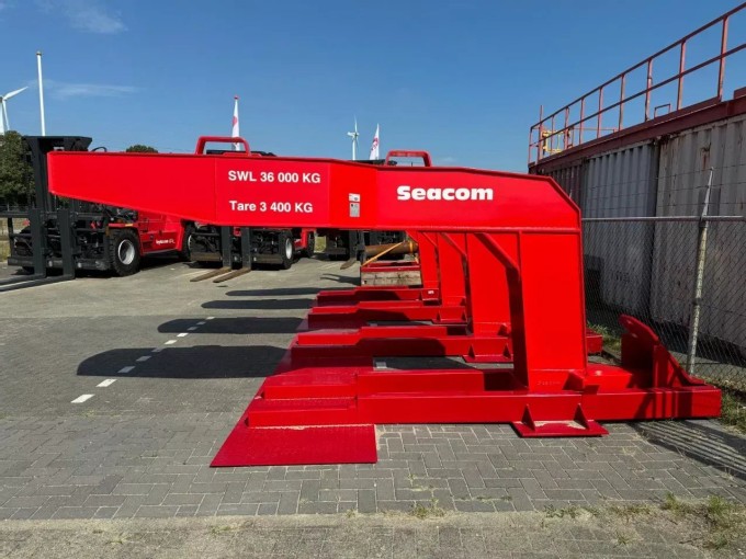 Seacom Gooseneck SH36XT Terminal Tractor - foto 1