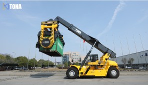 Tona TR45 Reachstacker 