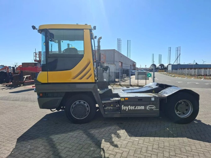 Terberg RT 222 Terminal Tractor - foto 11