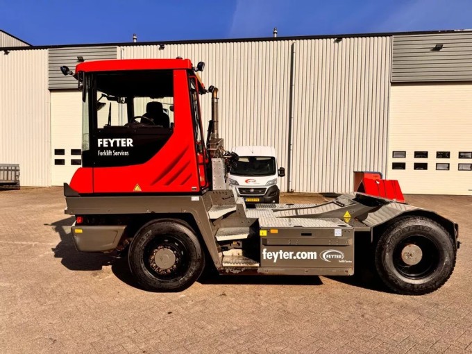 Terberg RT 223 Terminal Tractor - foto 1