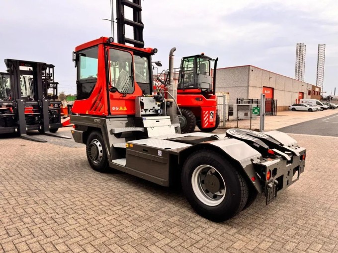 Terberg RT 223 Terminal Tractor - foto 2