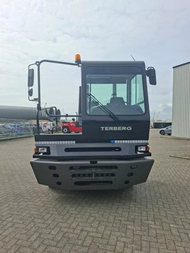 Terberg YT 222 Terminal Tractor - foto 3