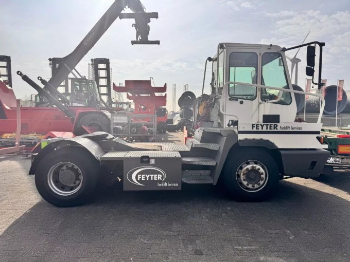 Terberg YT 222 Terminal Tractor - foto 13