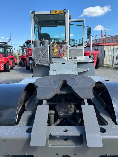 Terberg YT 222 Terminal Tractor - foto 9