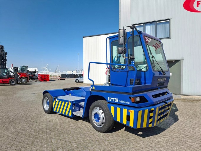 Terberg YT 222 Terminal Tractor - foto 2