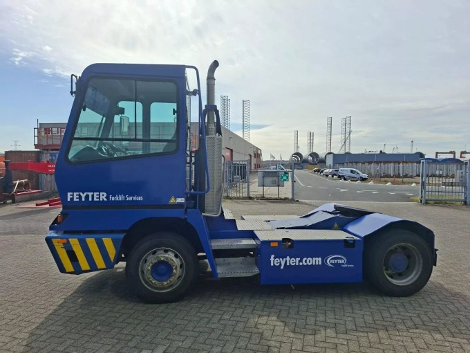 Terberg YT 222 Terminal Tractor - foto 5