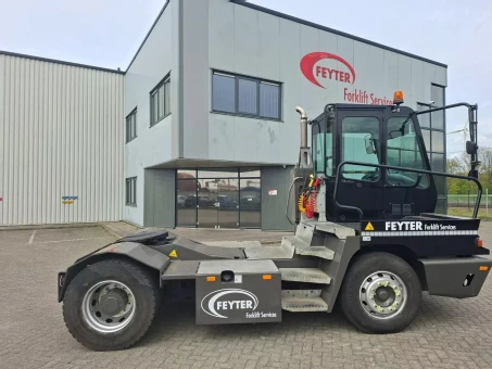 Terberg YT 222 Terminal Tractor