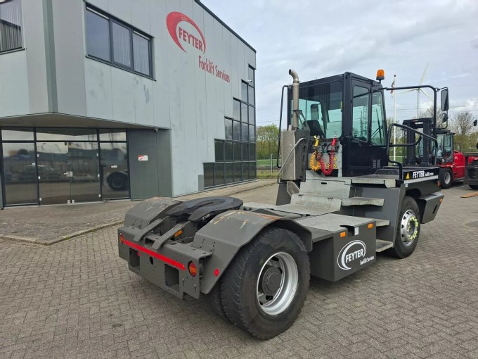 Terberg YT 222 Terminal Tractor - foto 6