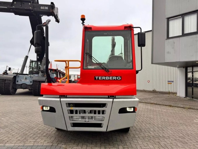 Terberg YT 223 Terminal Tractor - foto 2