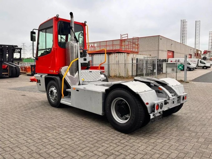 Terberg YT 223 Terminal Tractor - foto 3