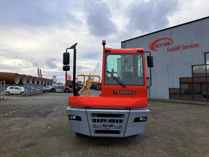 Terberg YT 223 Terminal Tractor - foto 3