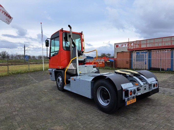 Terberg YT 223 Terminal Tractor - foto 6