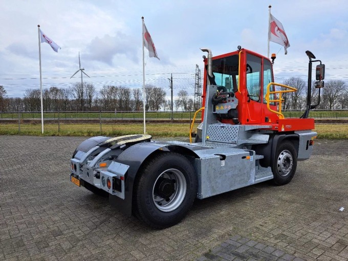 Terberg YT 223 Terminal Tractor - foto 8