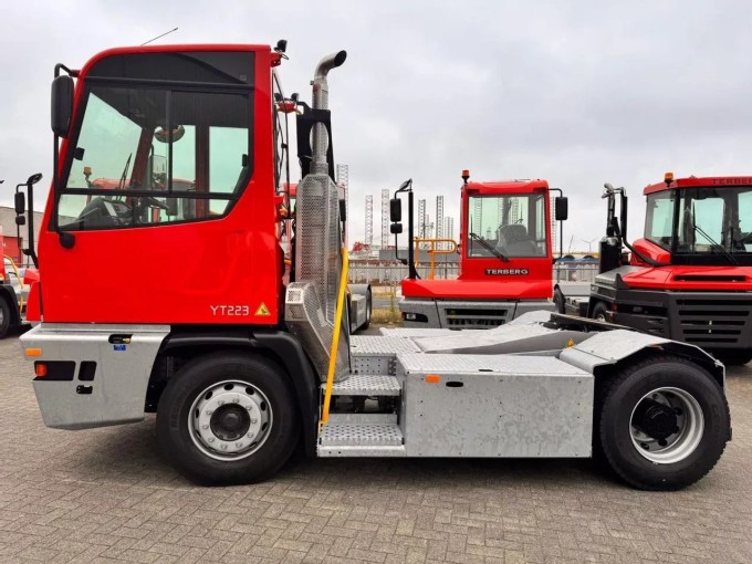 Terberg YT 223 Terminal Tractor - foto 5