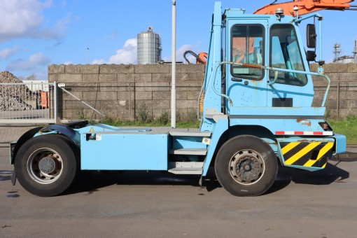 Terberg YT222 Terminal Tractor