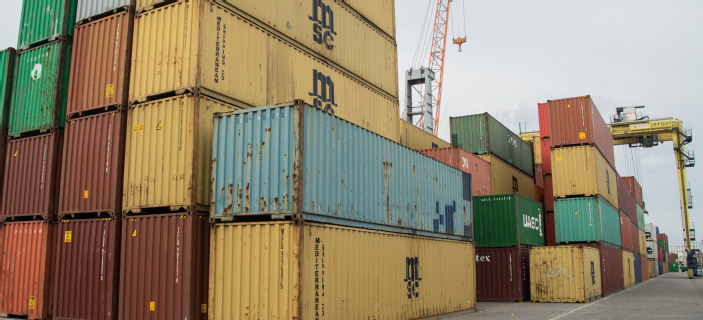 canva-mobile-1-harbour-crane-containers-portneeds_1.png