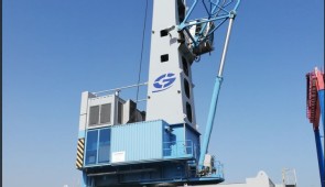 Gottwald GHMK 4406 Mobile Harbour Crane