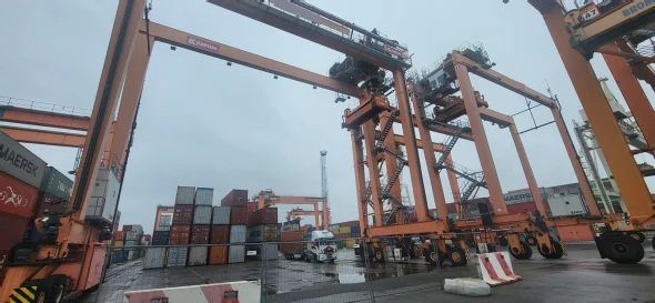 Kalmar 402518-8L-2040C RTG Crane