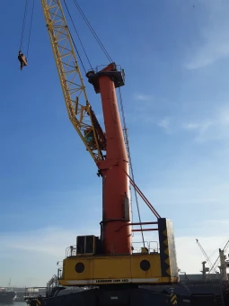 Liebherr LHM 400 Mobile Harbour Crane