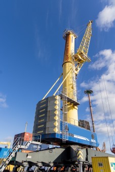 Liebherr LHM 600 Mobile Harbour Crane