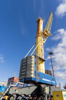 Liebherr LHM 600 Mobile Harbour Crane