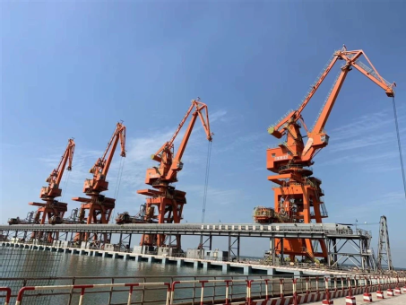 Double Boom Portal Crane for Bulk Container Handling