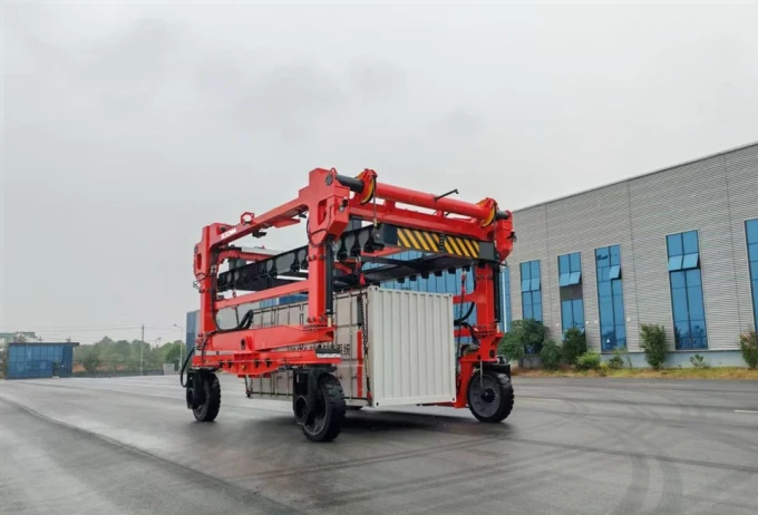Socma Straddle Carrier 45ton  - foto 4