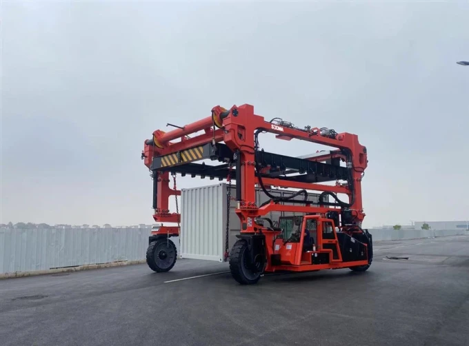 Socma Straddle Carrier 45ton  - foto 2