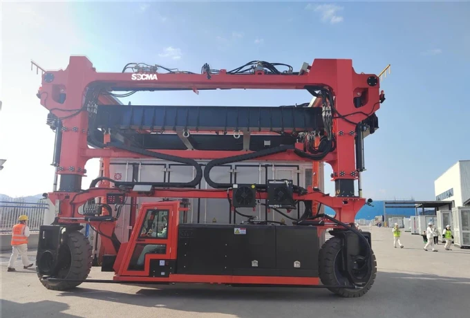 Socma Straddle Carrier 60ton  - foto 3