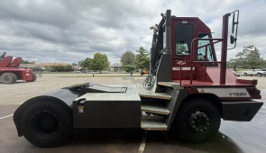 Terberg YT220 Terminal Tractor – Cummins QSB 6.7L 225 hp