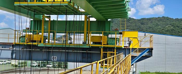 KUMHO 30T Overhead Magnet Cranes – Built 2022 - Portneeds.com