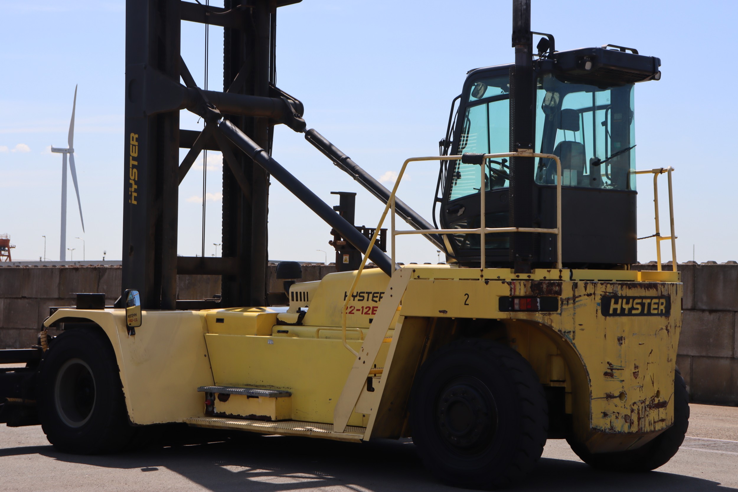Hyster Container Lock Hyster H22XM-12EC | Used 9t Empty Container Handler 2015 - Portneeds.com