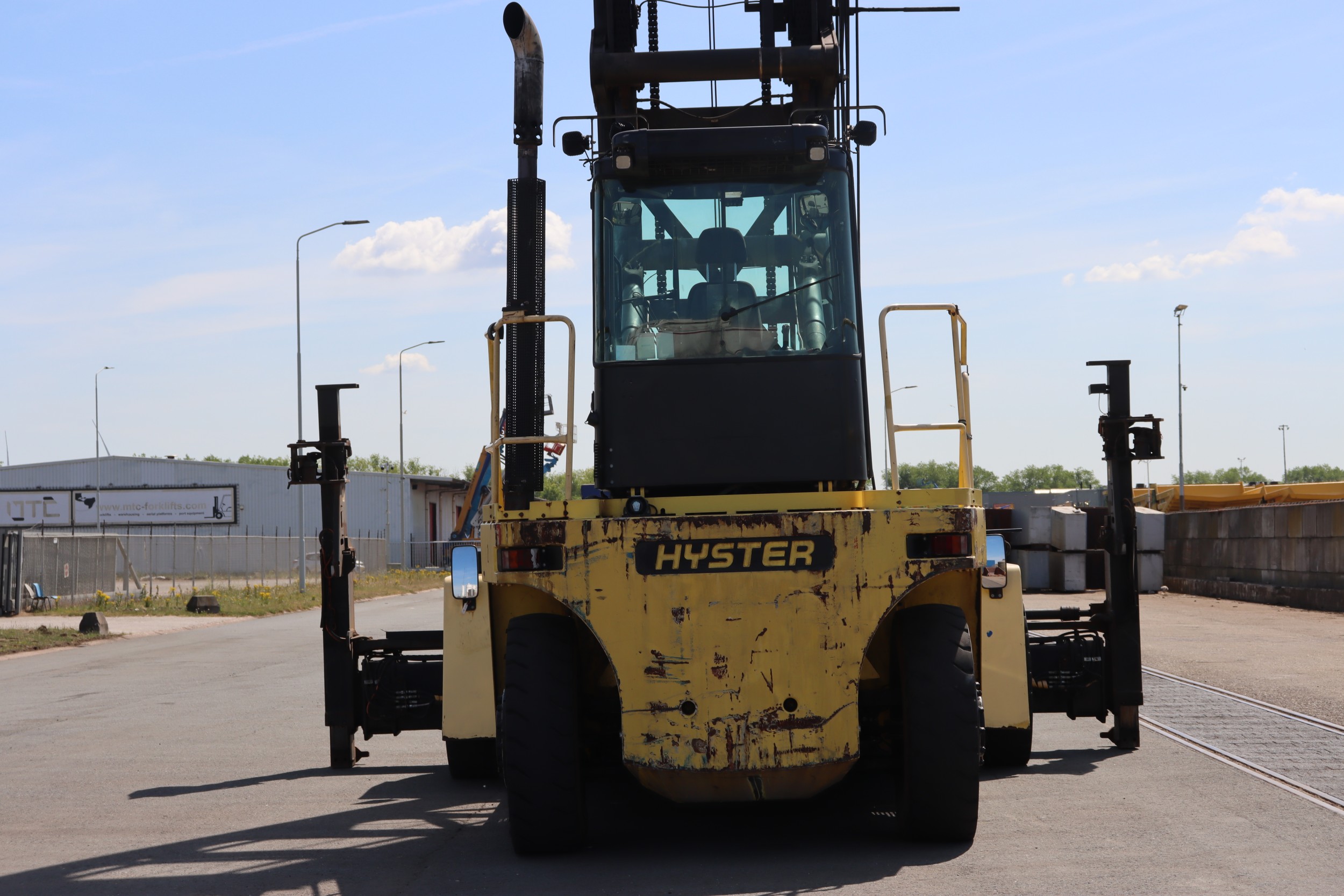 Hyster H22XM-12EC | Used 9t Empty Container Handler 2015 - Portneeds.com